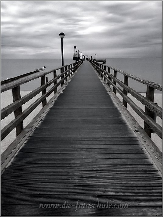 Zingst_Seebruecke_001_2014.jpg - Die Seebrücke von Zingst