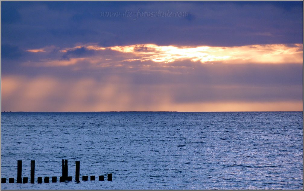 Zingst_Steg_003.jpg - Hatte ich schon erwähnt, dass auf Fischland-Darß-Zingst jeder Sonnenuntergang anders ist?