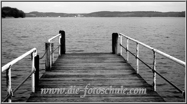 Kellersee_Bruecke.jpg - An der Ostholsteinischen Seenplatte