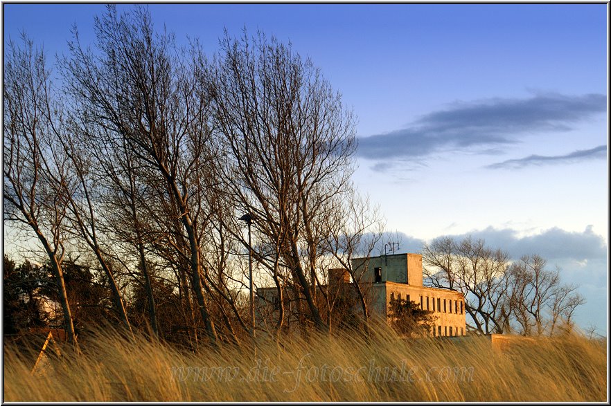 Ahrenshoop_Ostsee41_Die_Fotoschule.jpg - Die alte Kurhaus-Ruine in Ahrenshoop