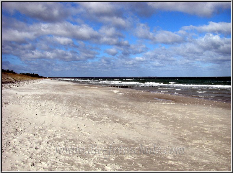 Prerow_Ostsee07_Die_Fotoschule.jpg - Strand Prerow, Blickrichtung Darßer Ort