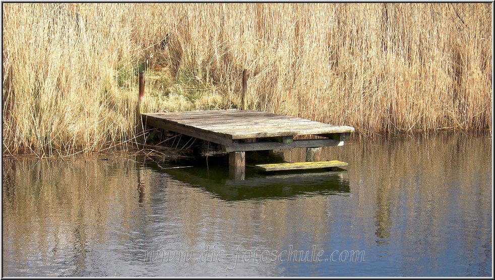 Wieck_Hafen12_Die_Fotoschule.jpg - Am Bodden in Wieck nahe des Hafens