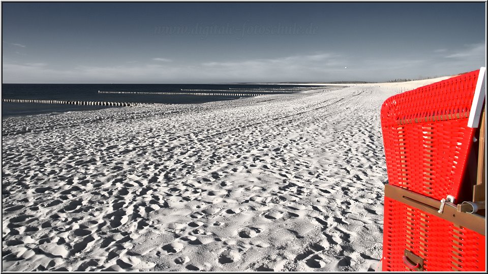 7642_Weststrand_013.jpg - Strandkörbe gehören zur Ostsee, wie der Sand des Strandes. Allerdings sind sie auf Fischland-Darss-Zingst ganz besonders schön.
