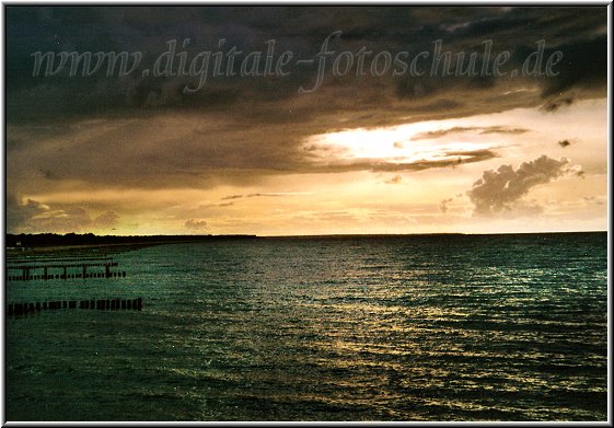 Bei Gewitter am Meer